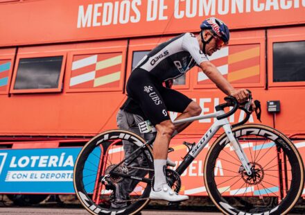 Pidcock en route pour le podium, Vingegaard presque assuré de la victoire à la Vuelta