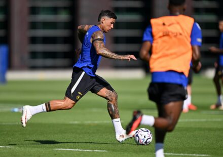 Manchester City rejette l&rsquo;offre de Barcelone pour Rodri, Chelsea fixe un délai pour Fernández