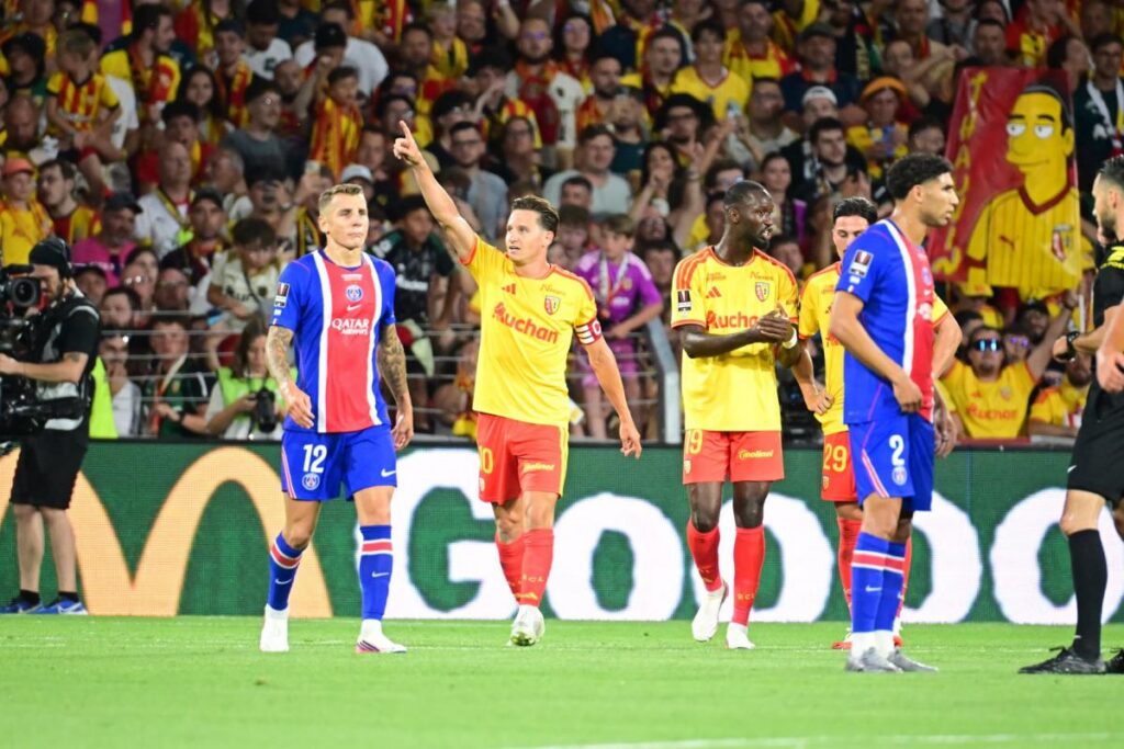 Lens bat le PSG et remporte son premier Trophée des champions