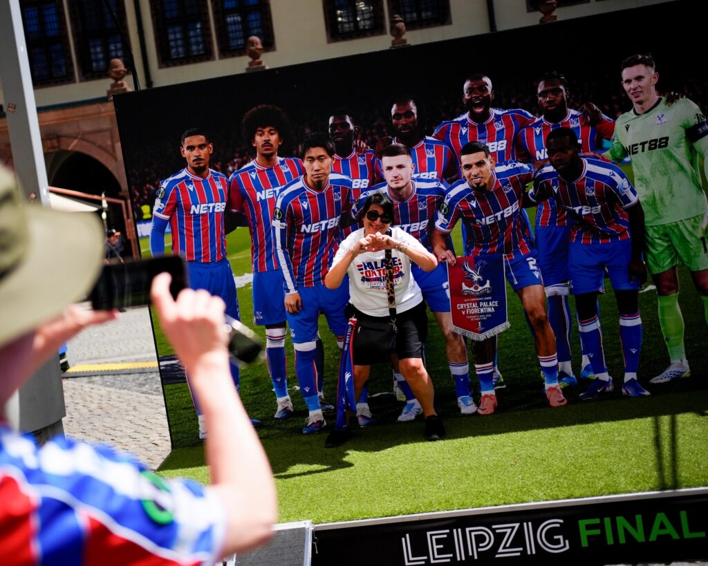 Oliver Glasner et Crystal Palace visent un dénouement réussi à Leipzig