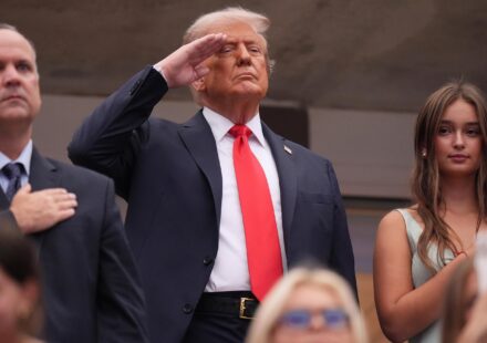 Réactions contrastées lors de l&rsquo;apparition de Trump à l&rsquo;US Open