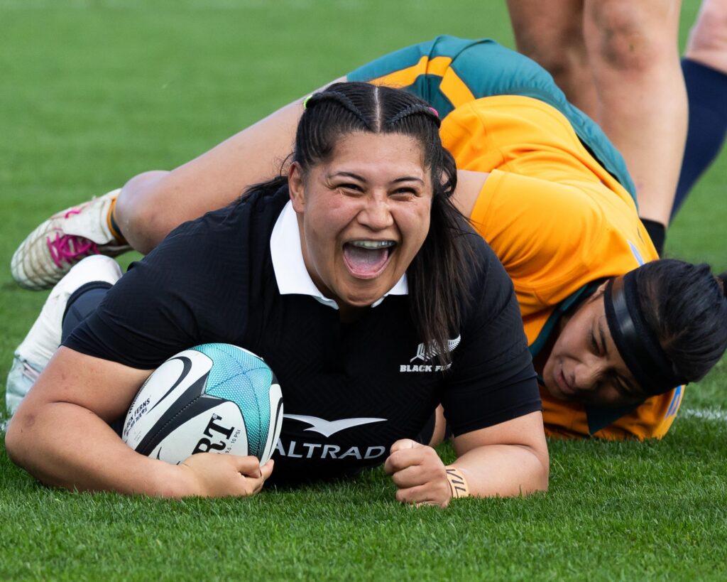 Les Wallaroos subissent une lourde défaite contre les Black Ferns lors de leur 100ème match test