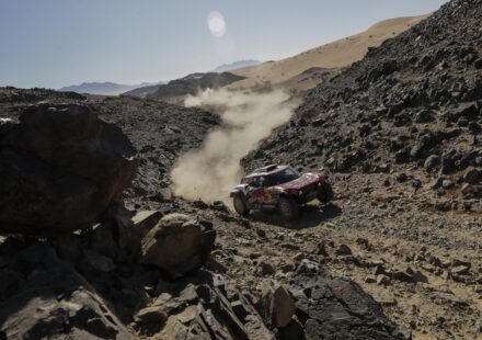 Rallye Dakar 2020 : sable, flammes et chameaux en images