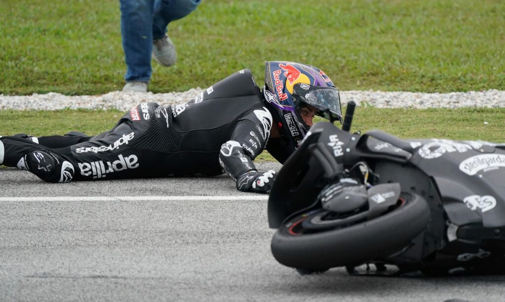 Jorge Martín suffers serious injuries in testing, jeopardizing MotoGP title defense