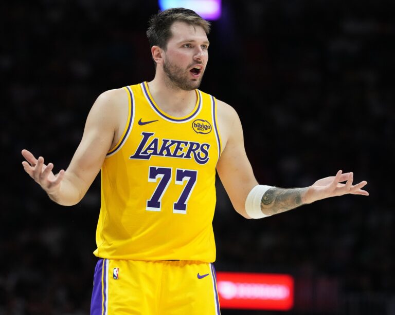 Les Los Angeles Lakers pourraient changer de propriétaire pour 12,5 milliards de dollars