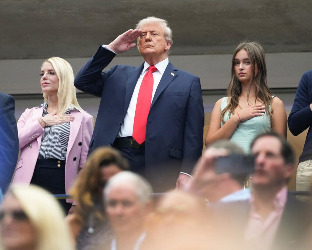 Réactions contrastées à l&rsquo;apparition de Donald Trump lors de la finale de l&rsquo;US Open