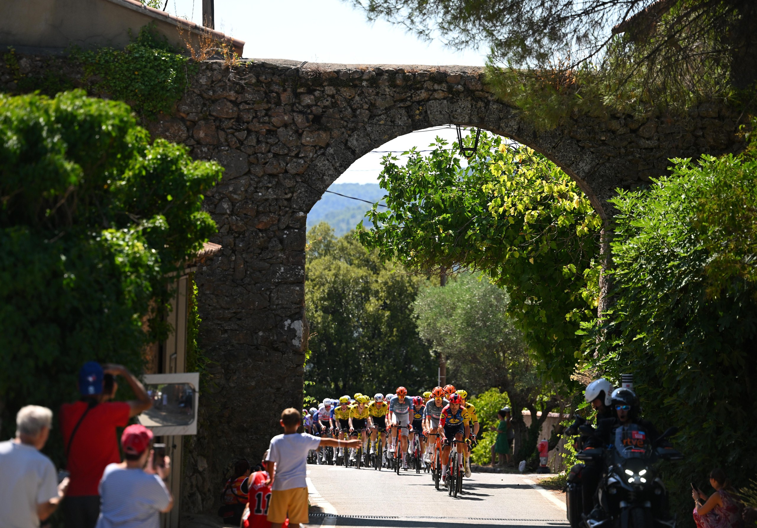 The peloton during stage two of the Vuelta