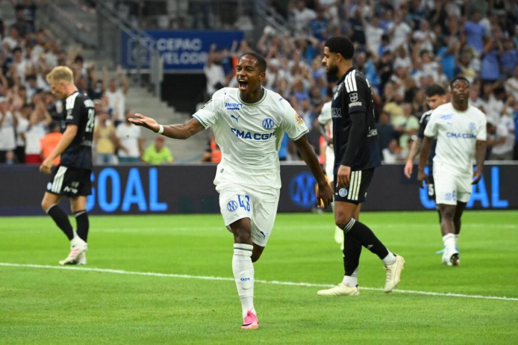 L&rsquo;OM commence la Ligue 1 avec une victoire impressionnante de 4-0 contre Strasbourg