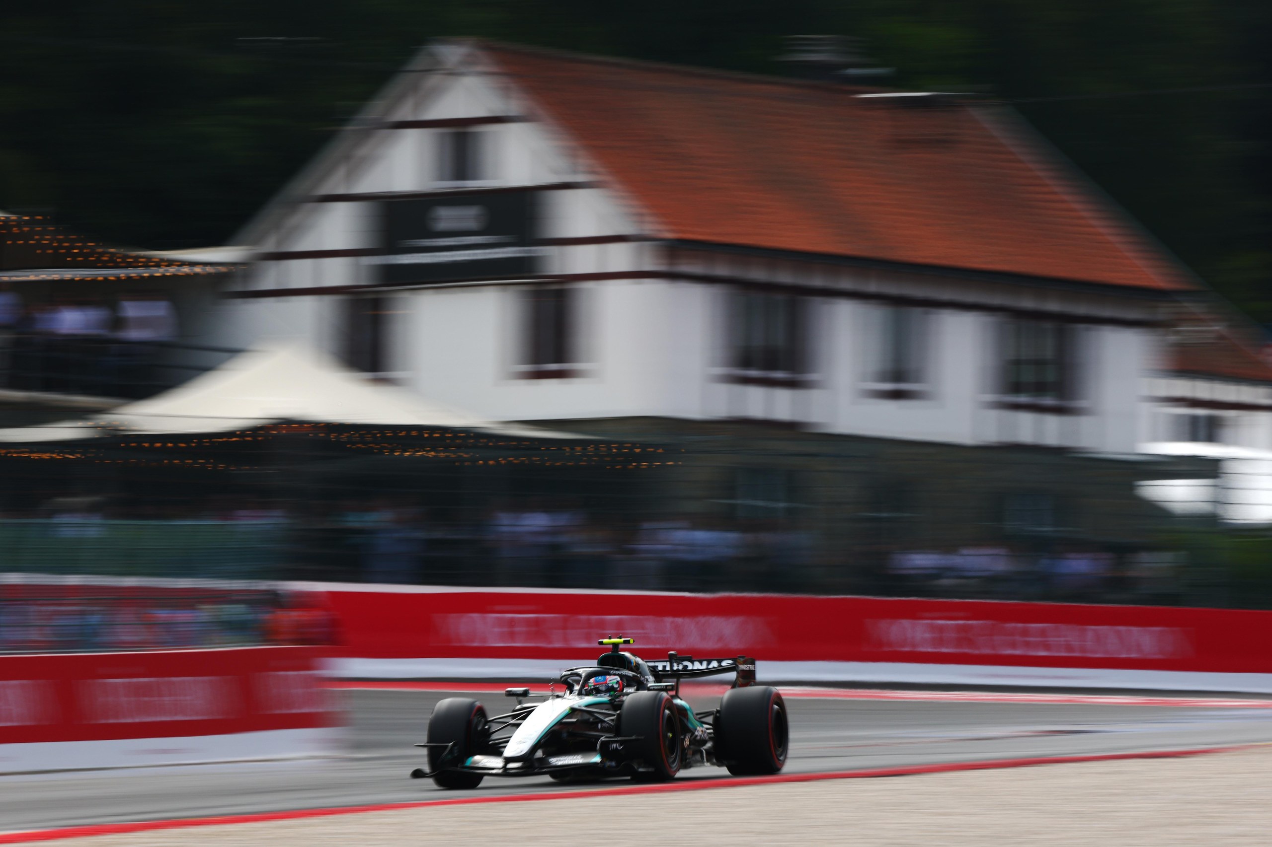 Kimi Antonelli blurs the background at Spa