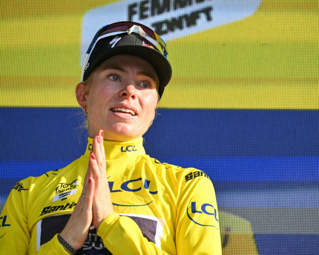 Demi Vollering prend la tête du Tour de France Femmes après une attaque décisive