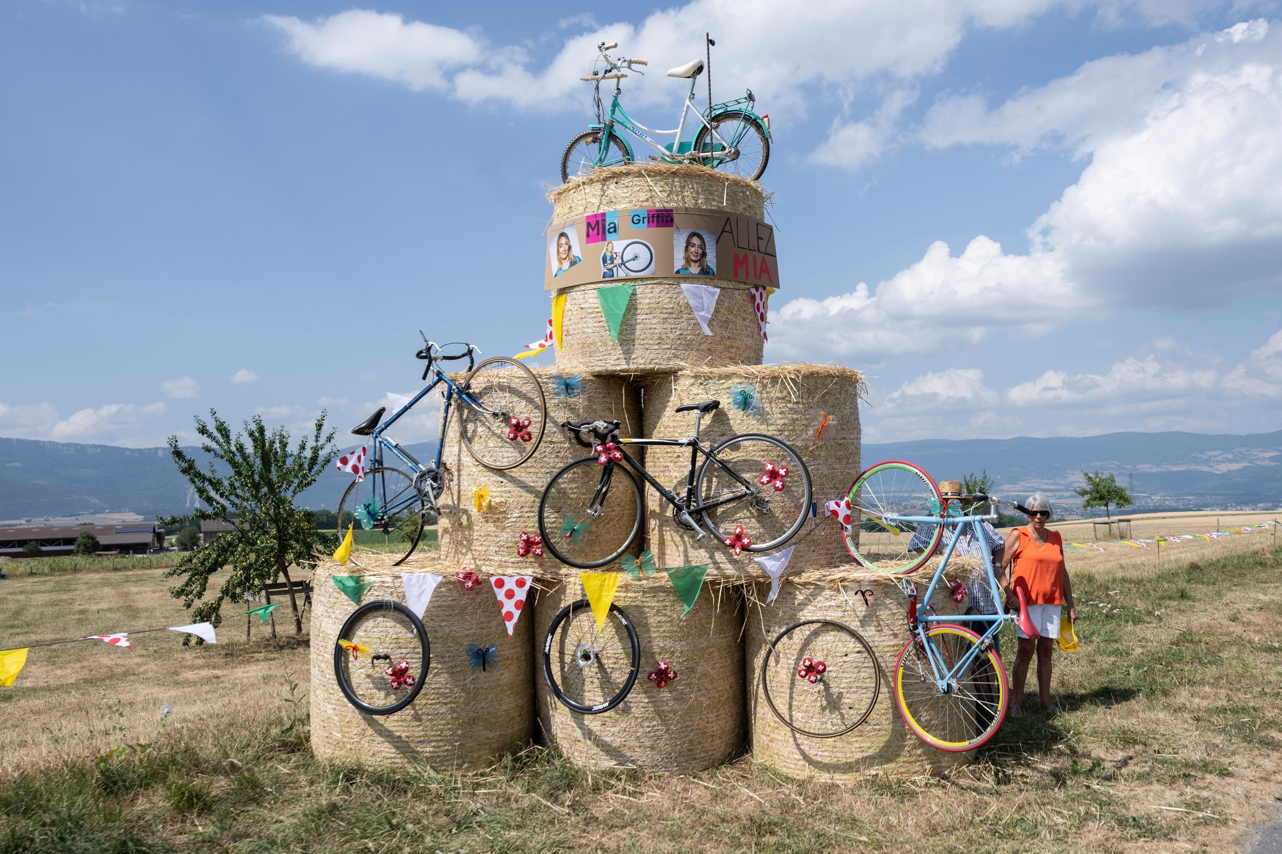 Roadside decorations for the Tour de France Femmes.