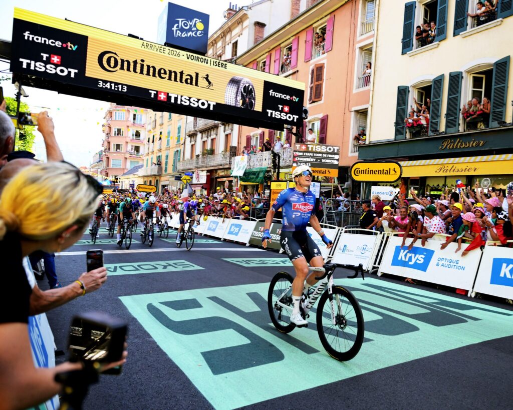 Jasper Philipsen remporte sa première victoire au Tour de France 2026 lors de l&rsquo;étape 17