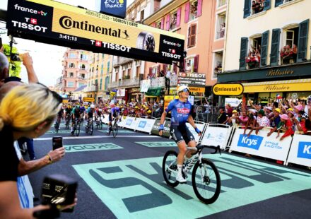 Jasper Philipsen remporte sa première victoire au Tour de France 2026 lors de l&rsquo;étape 17