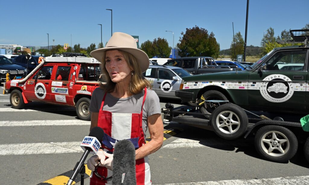 Caroline Kennedy participe au Shitbox Rally en Australie