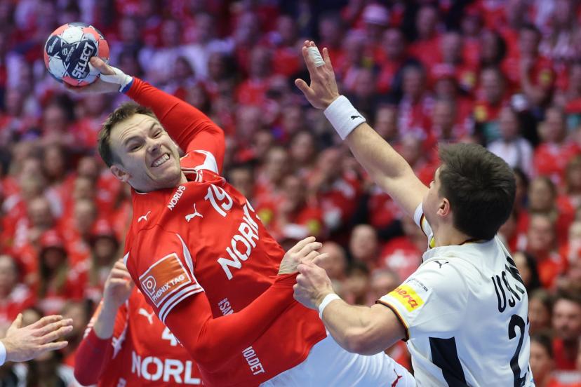 Mathias Gidsel joue gardien de but lors d&rsquo;un match amical avec Berlin