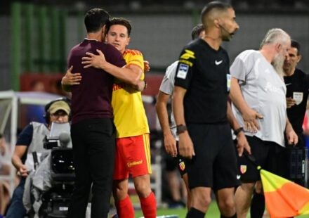 Dino Toppmöller célèbre la victoire de Lens dans le Trophée des champions
