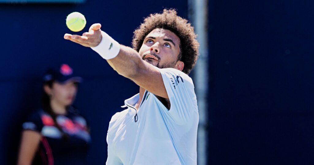 Arthur Fils atteint les huitièmes de finale à Montréal, maintient son invincibilité hors du top 25