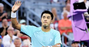 Nakashima surclasse Darderi avec 11 aces pour atteindre les demi-finales