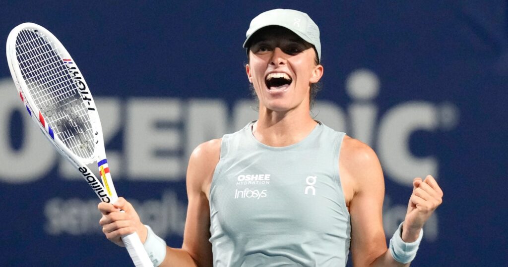 Iga Swiatek triomphe au National Bank Open en battant Elena Rybakina