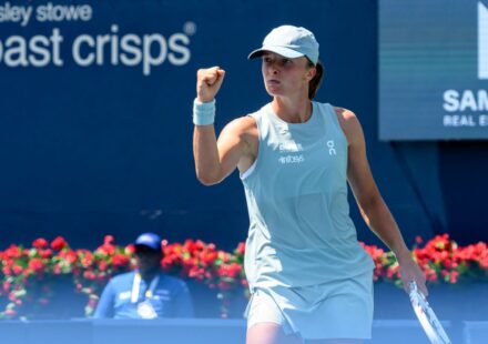 Iga Swiatek renverse la situation face à Kostyuk à Toronto
