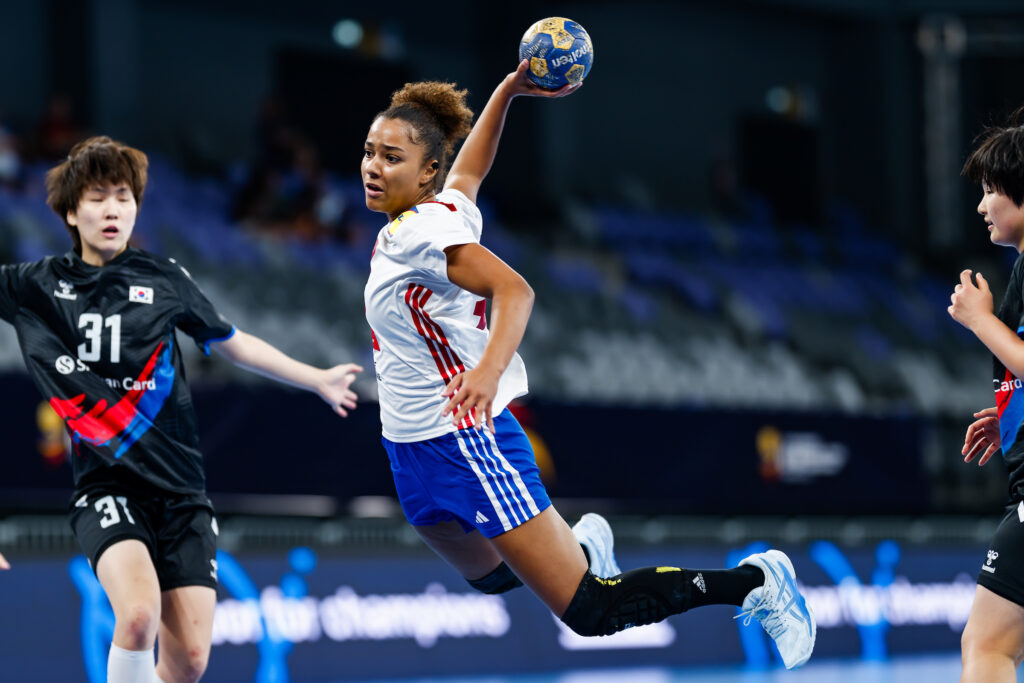 Les Bleuettes battent la Corée du Sud et se qualifient pour le Mondial U18