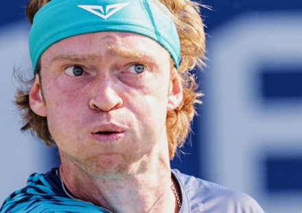 Nuno Borges met fin à une série de défaites contre Rublev, qui sort du Top 20