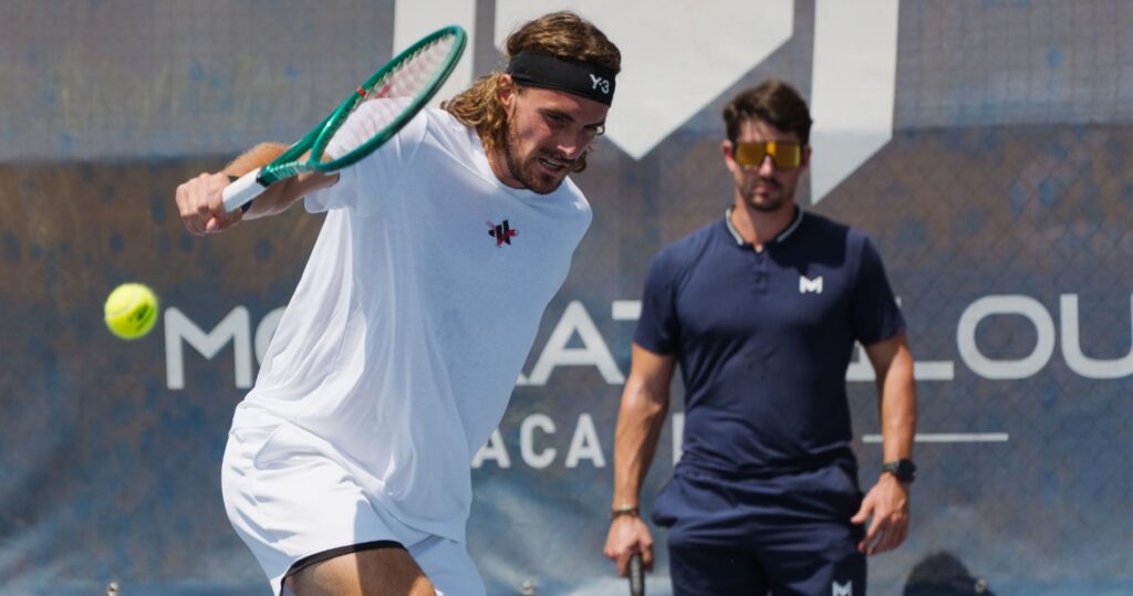 Tsitsipas admet avoir tardé à changer d&rsquo;entraîneur et admire Shelton