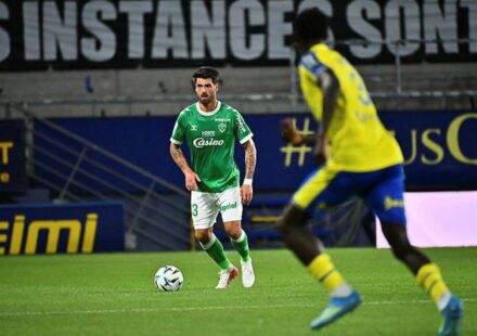 Joao Ferreira rentre chez lui après une blessure lors du match contre Clermont