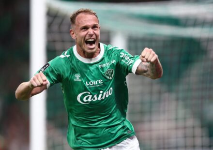 Irvin Cardona brille dans son nouveau rôle avec Saint-Étienne en Ligue 2