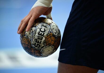 La Fédération internationale de handball annule l&rsquo;interdiction des athlètes russes et biélorusses