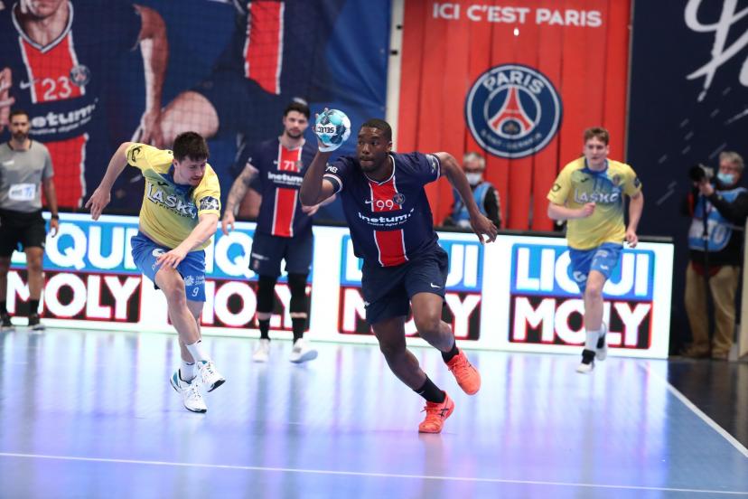 Dylan Nahi en action sous le maillot parisien lors de la saison 2020-2021, sa dernière avant son départ pour Kielce. (E. Garnier/)